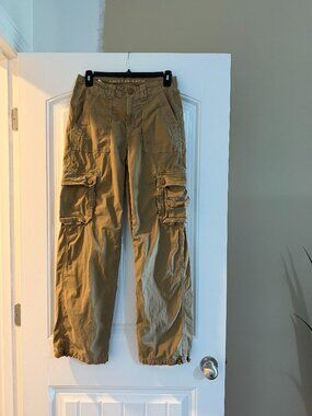 American Eagle Baggy Jogger Cargo Pants (Khaki)